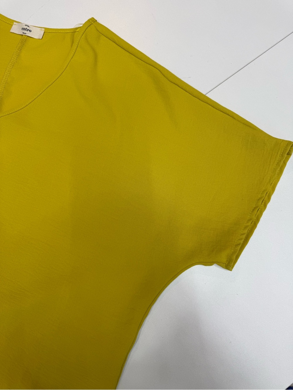 entro V-Neck Short Sleeve Top in Chartreuse size M - Picture 5 of 6
